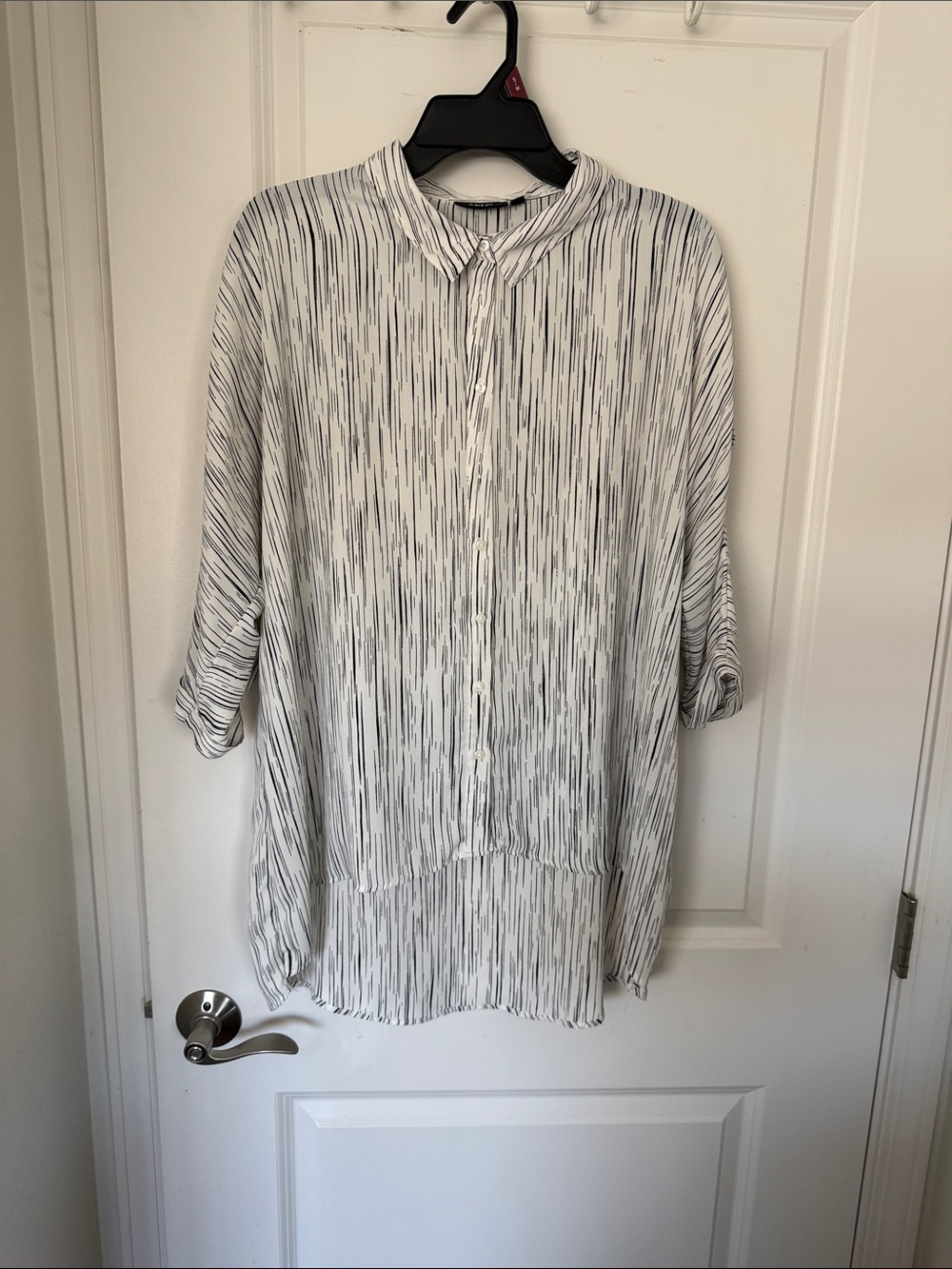 Apt. 9 White Button-Down Shirt with Black Linear Print